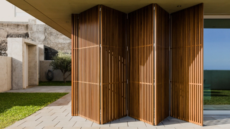 Single-Family Homes, Passive House / Eco-friendly, Renovation, Minimalist, Futuristic