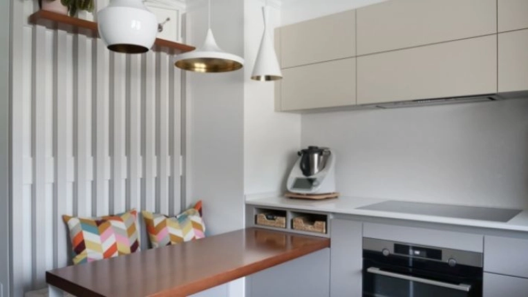 Single-Family Homes, Flats / Apartments, Renovation